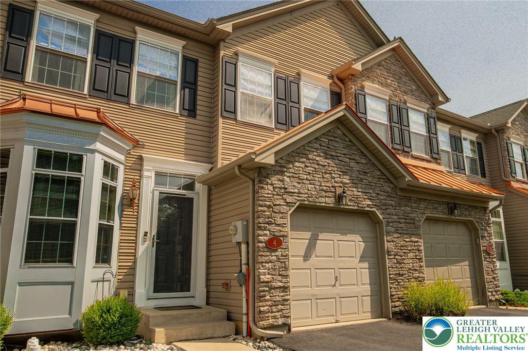 4 Hillside Court N  Easton PA 18045 photo