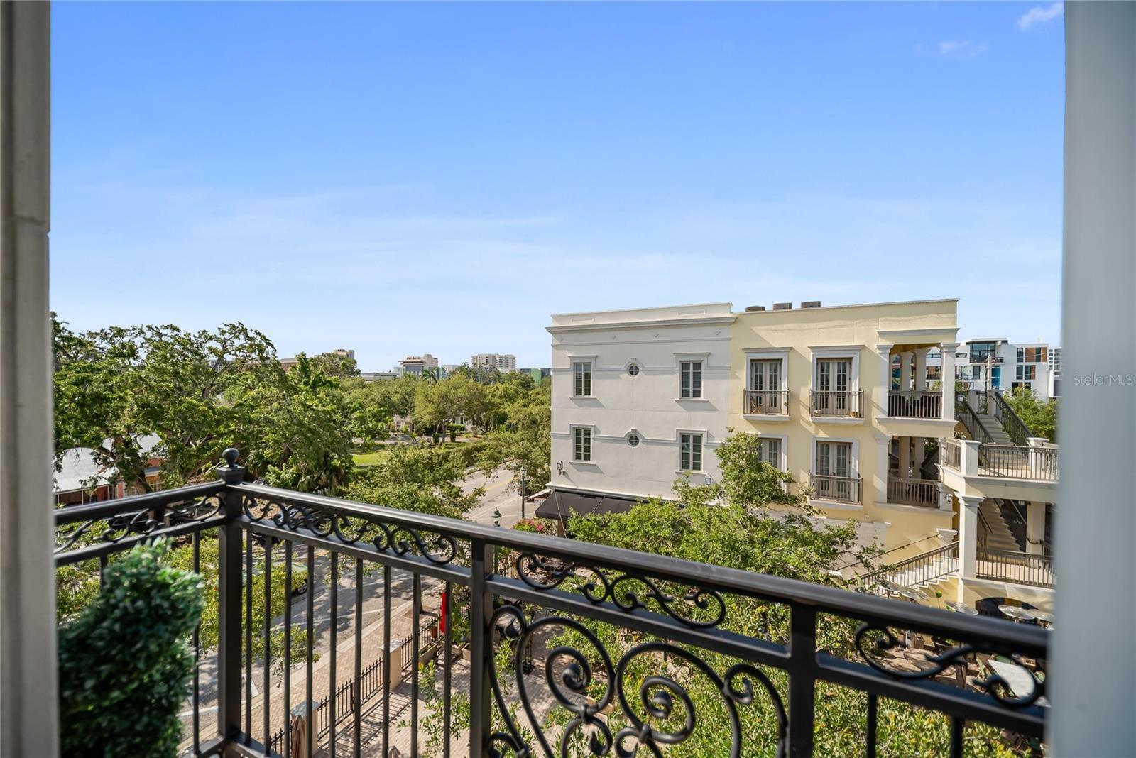 Property Photo: 525 N Orange Avenue 302 FL 34236