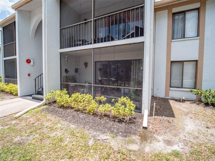 Property Photo: 952 Courtyard Lane 41 FL 32825