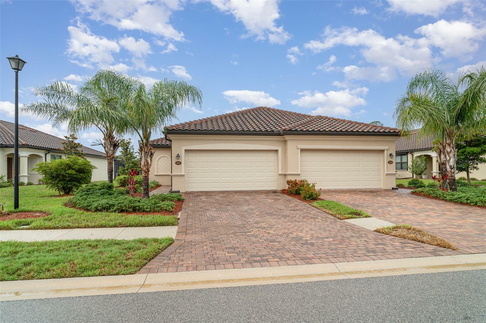 Property Photo:  12515 Garibaldi Lane  FL 34293 