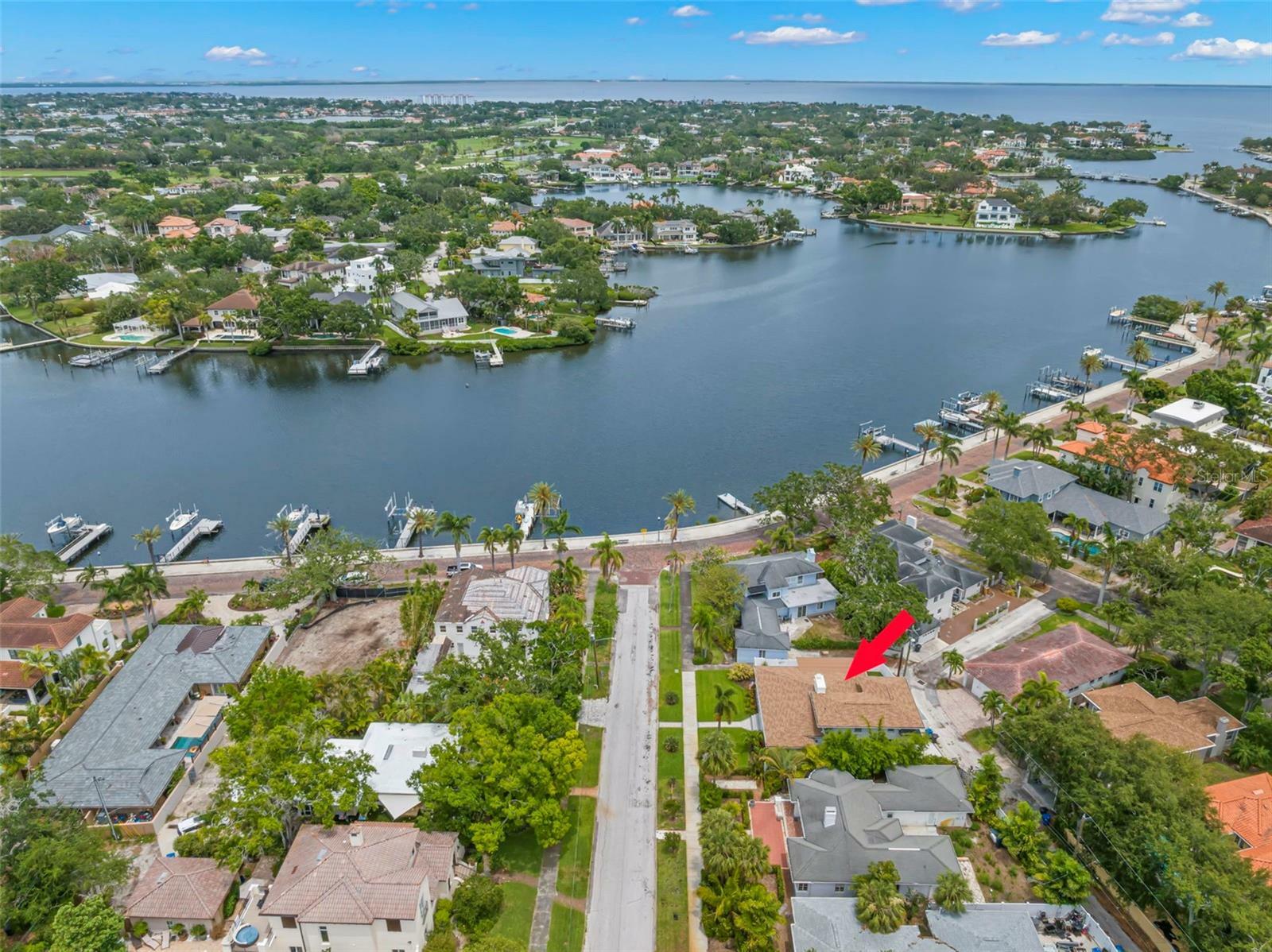 Property Photo: 146 26th Avenue NE FL 33704