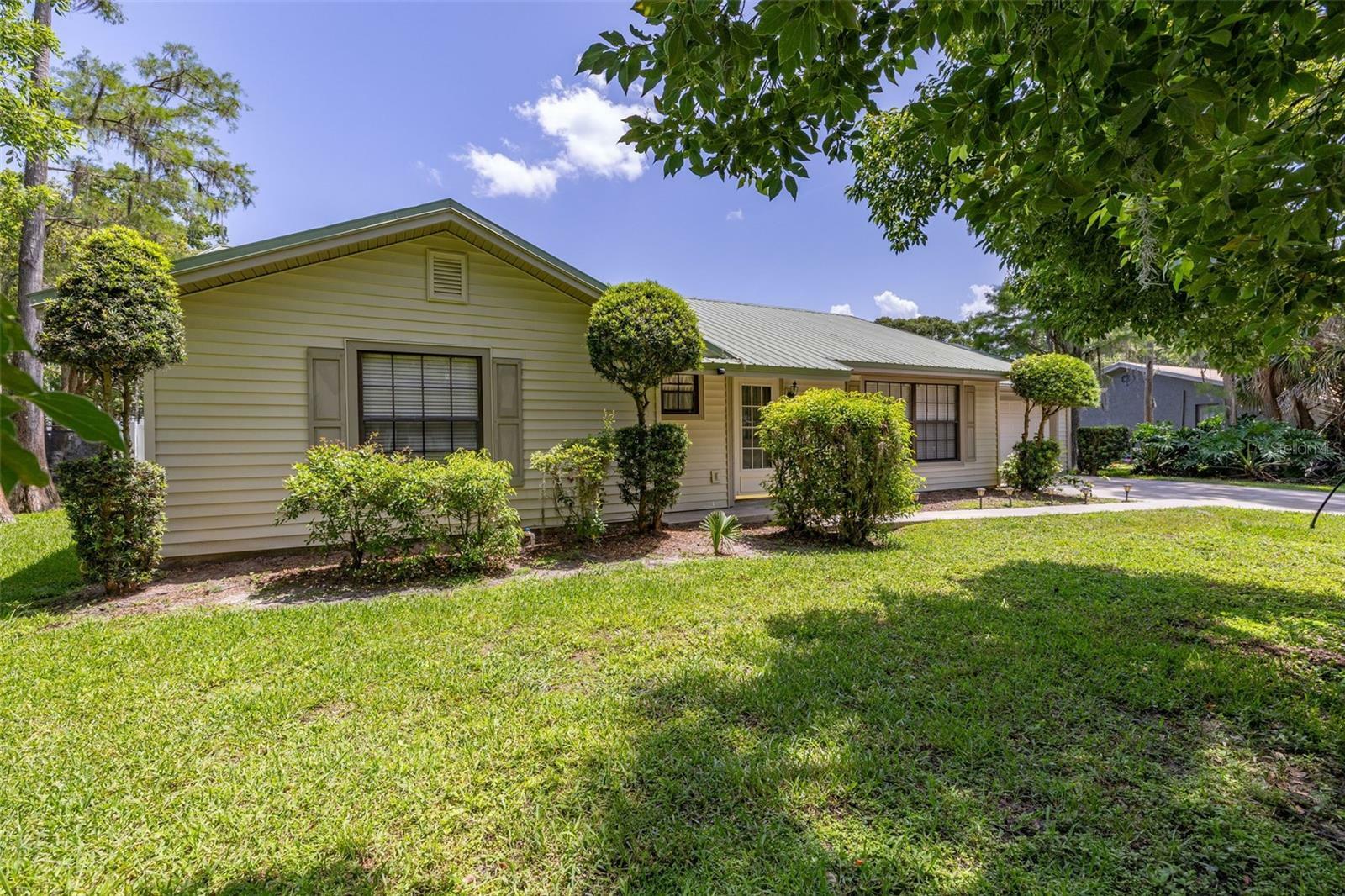 Property Photo: 4307 Oak Court FL 34769