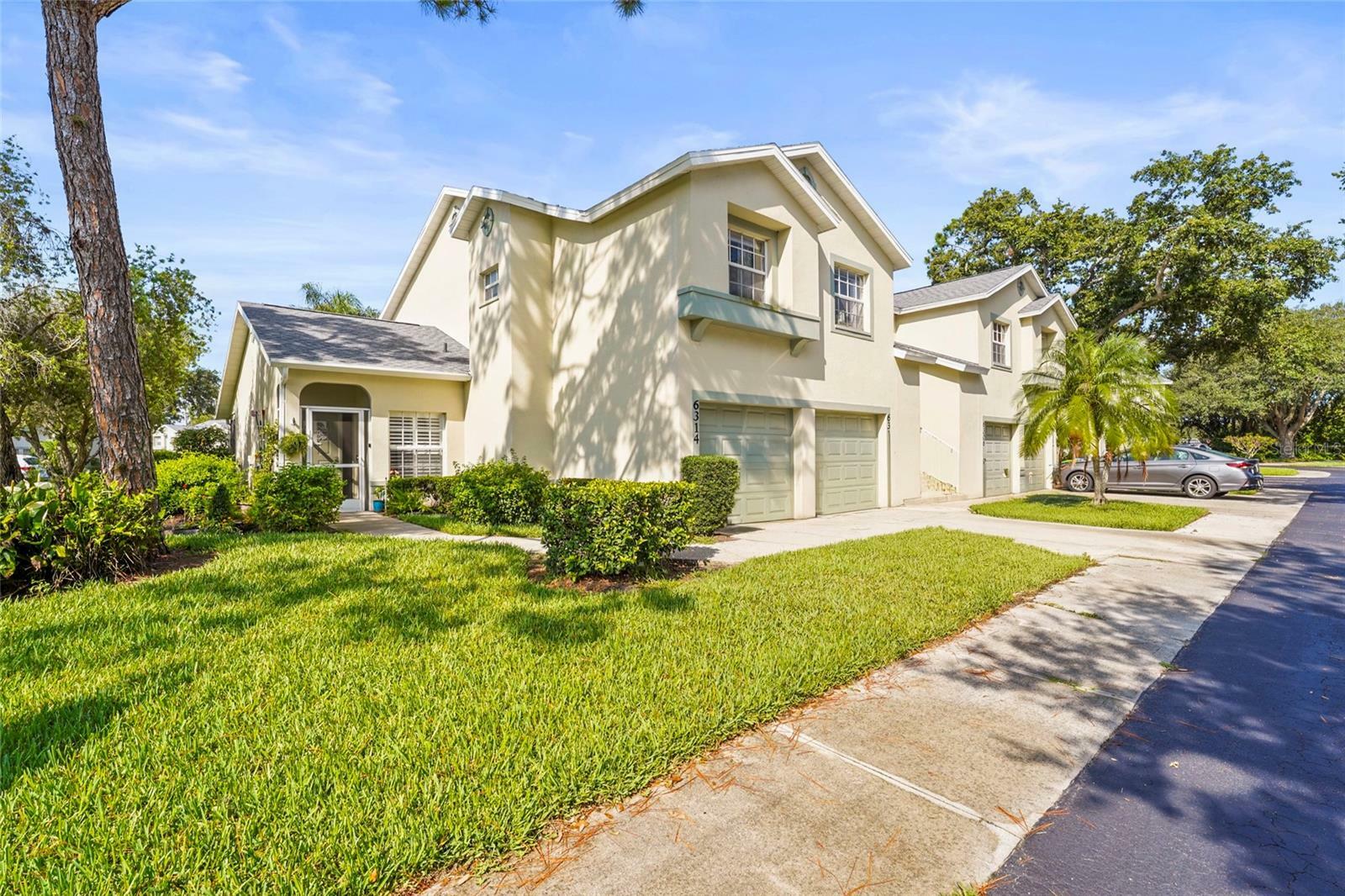 Property Photo:  6310 Green Oak Circle  FL 34203 