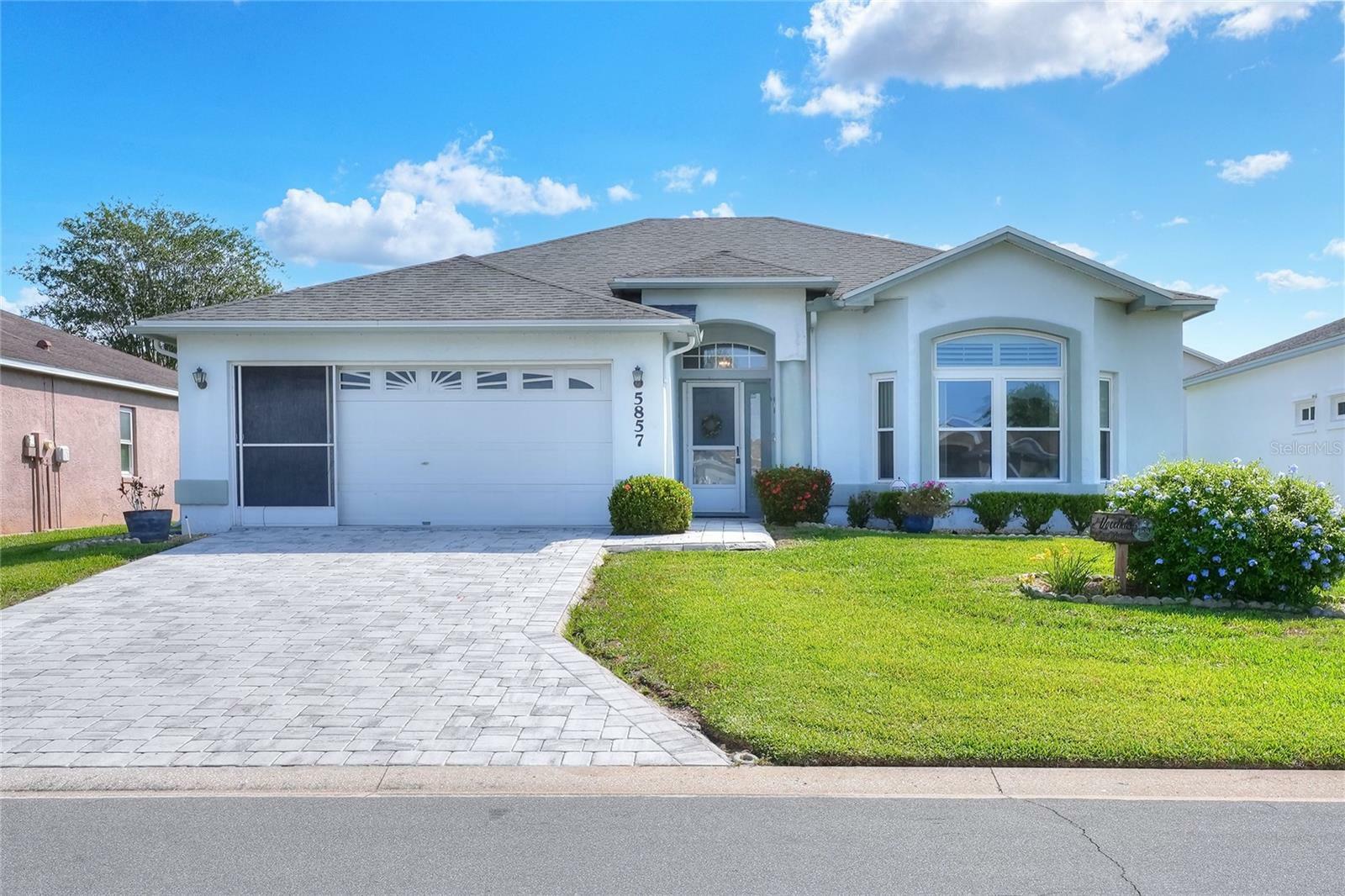 Property Photo: 5857 Macaw Place FL 33809