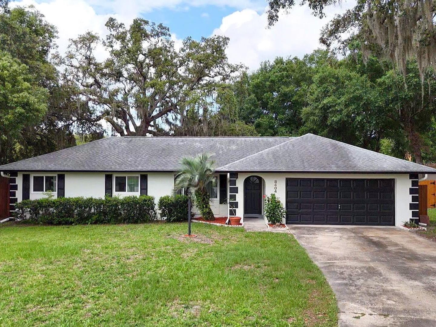 Property Photo: 8404 Singapore Court FL 32817