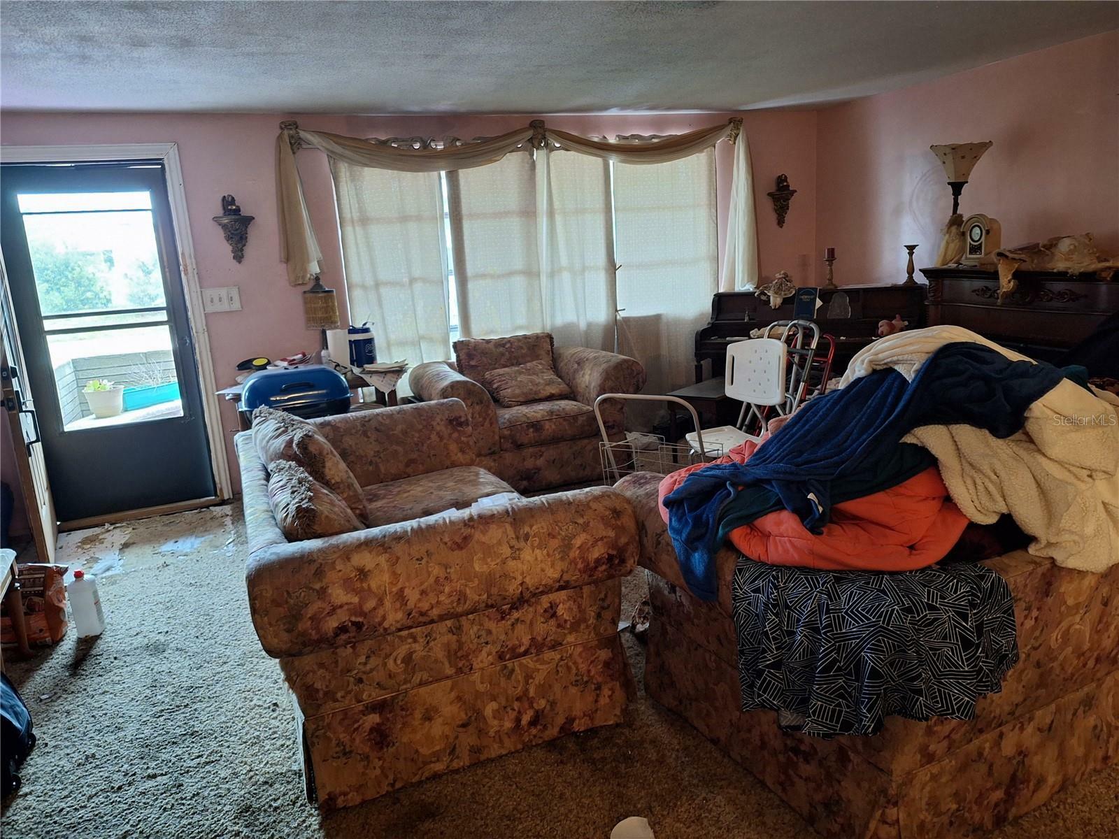 Property Photo: 7631 Briarwood Drive FL 34668