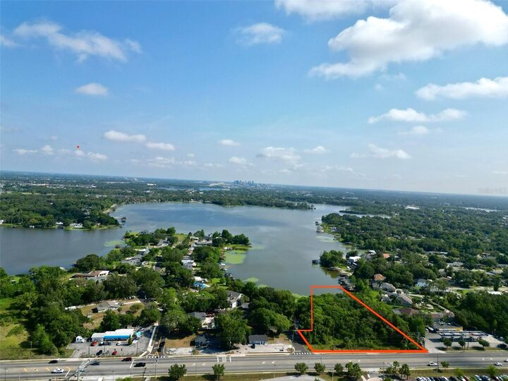 Property Photo:  643 W Oak Ridge Road  FL 32809 