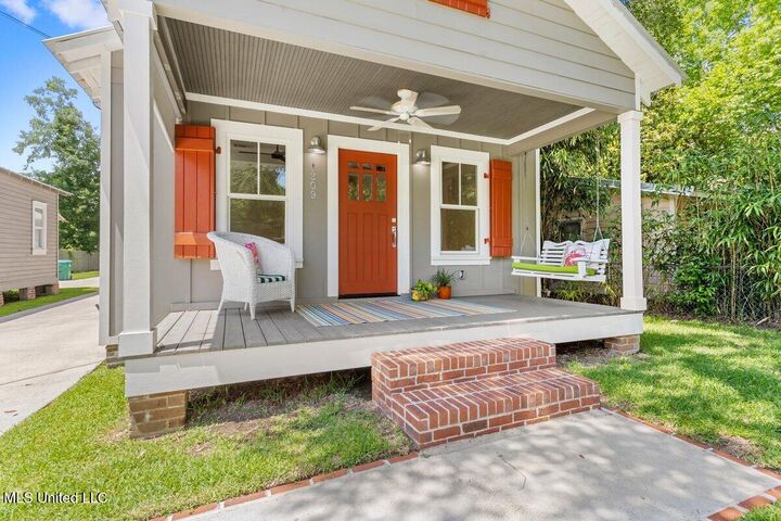Property Photo:  1309 Bowen Avenue  MS 39564 