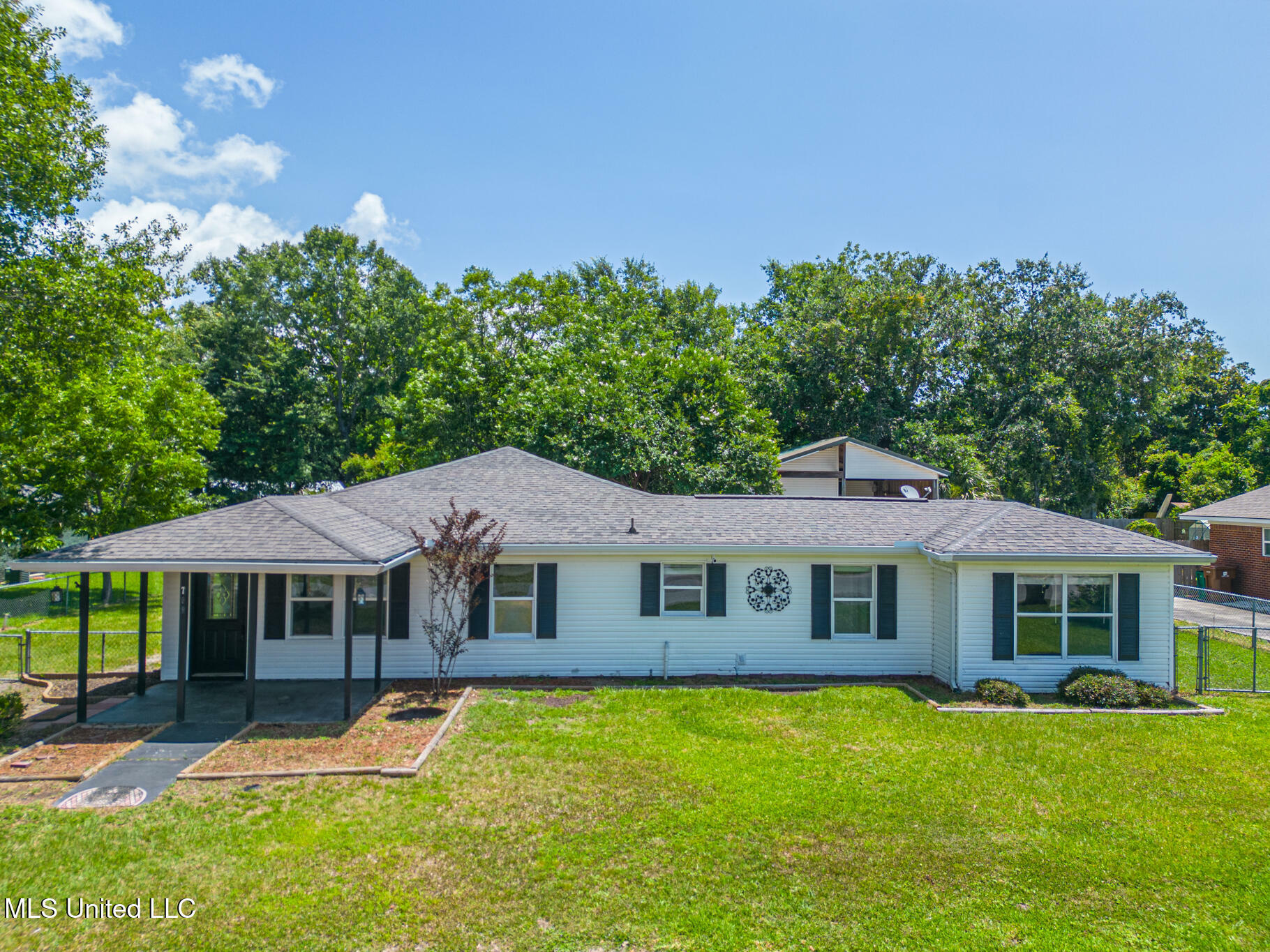 Property Photo: 709 Gardendale Avenue MS 39560