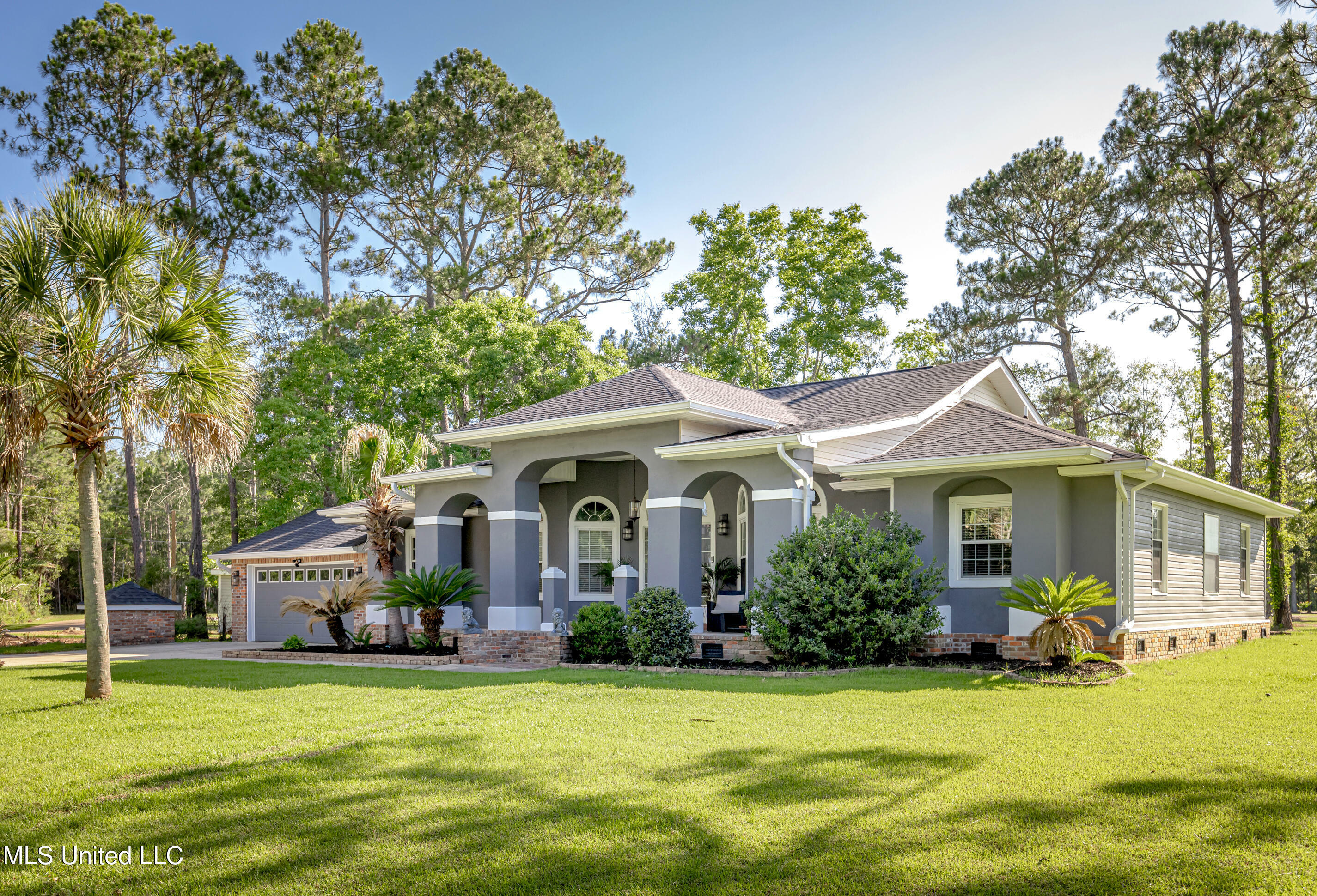 Property Photo: 4213 Victoria Lane MS 39532