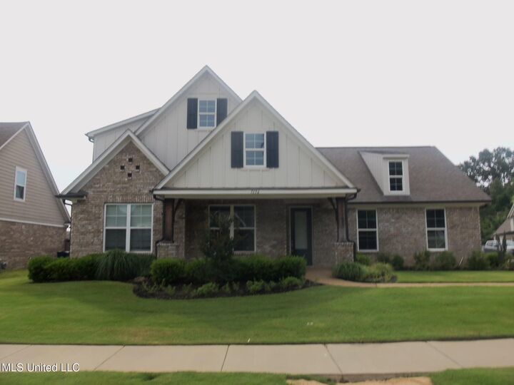 7156 Edgewater Drive  Olive Branch MS 38654 photo