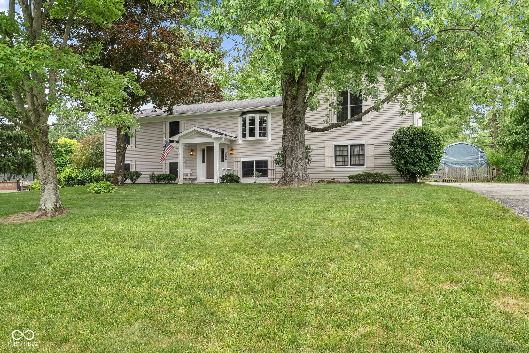 Property Photo: 233 Saddlebrook Drive IN 46077