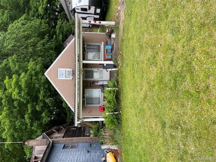 Property Photo:  2074 Gray Park Drive  MI 48446 9010 