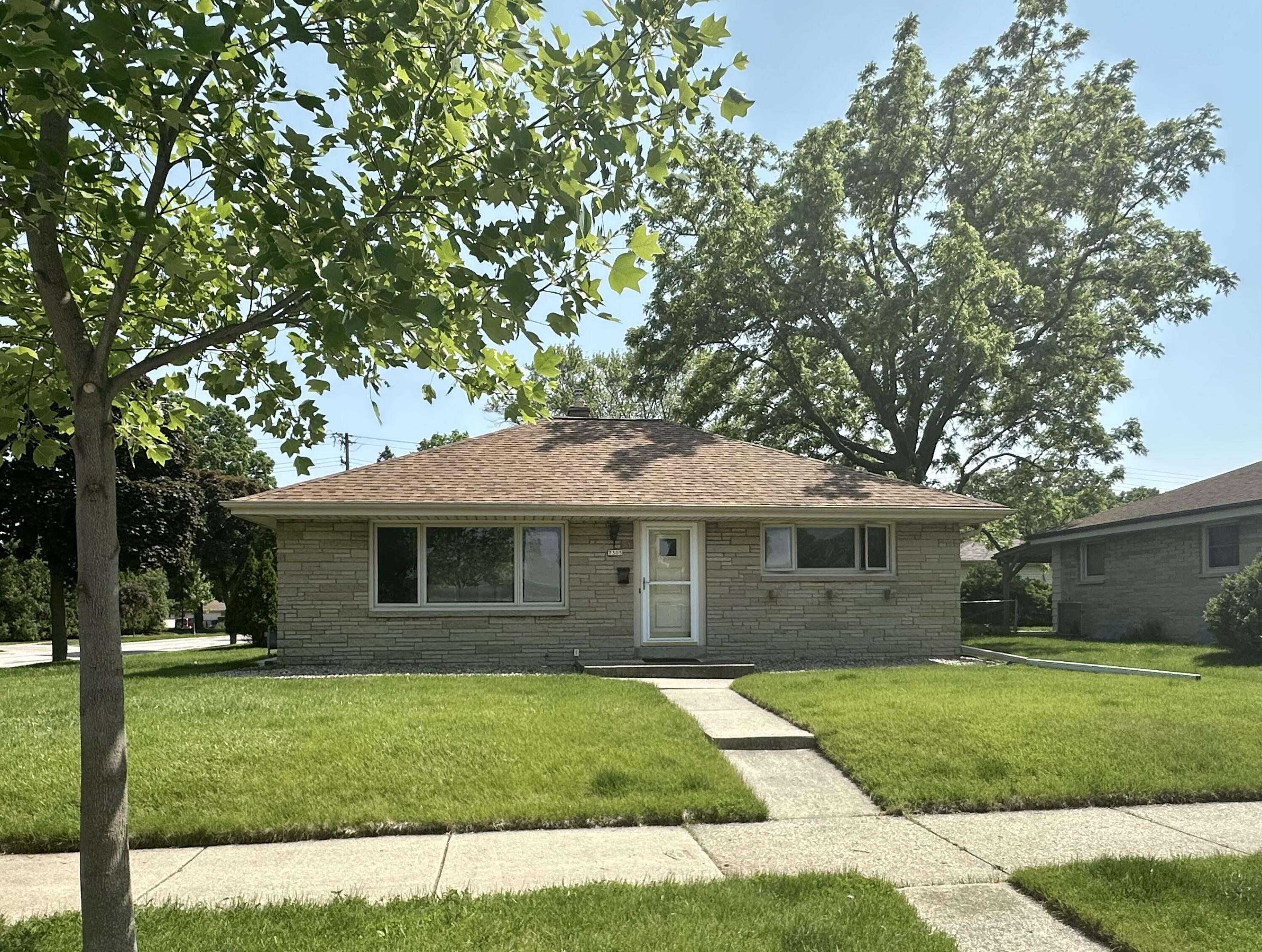 Property Photo: 7305 W Verona Ct WI 53219