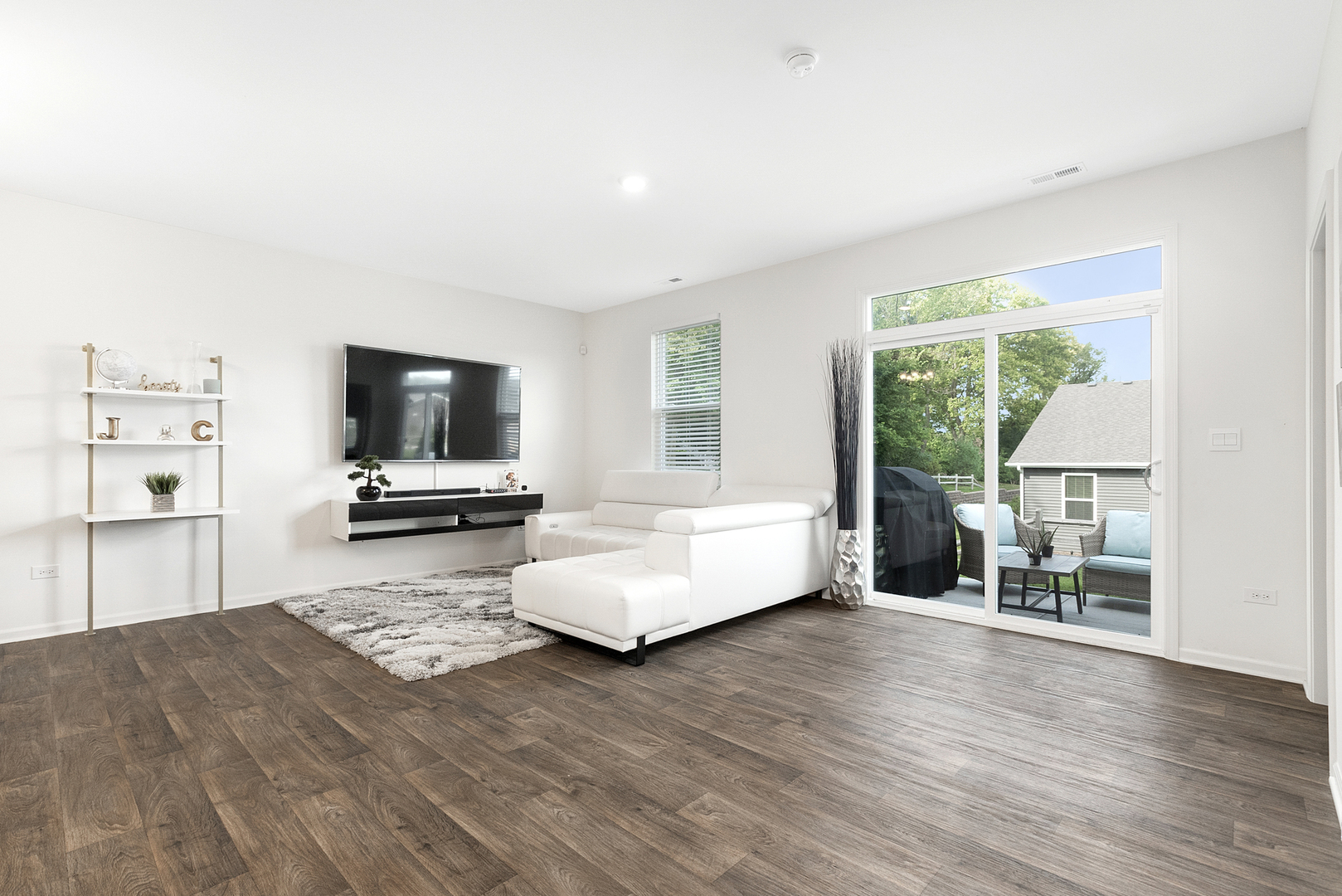Property Photo:  216 Sussex Court  IL 60542 