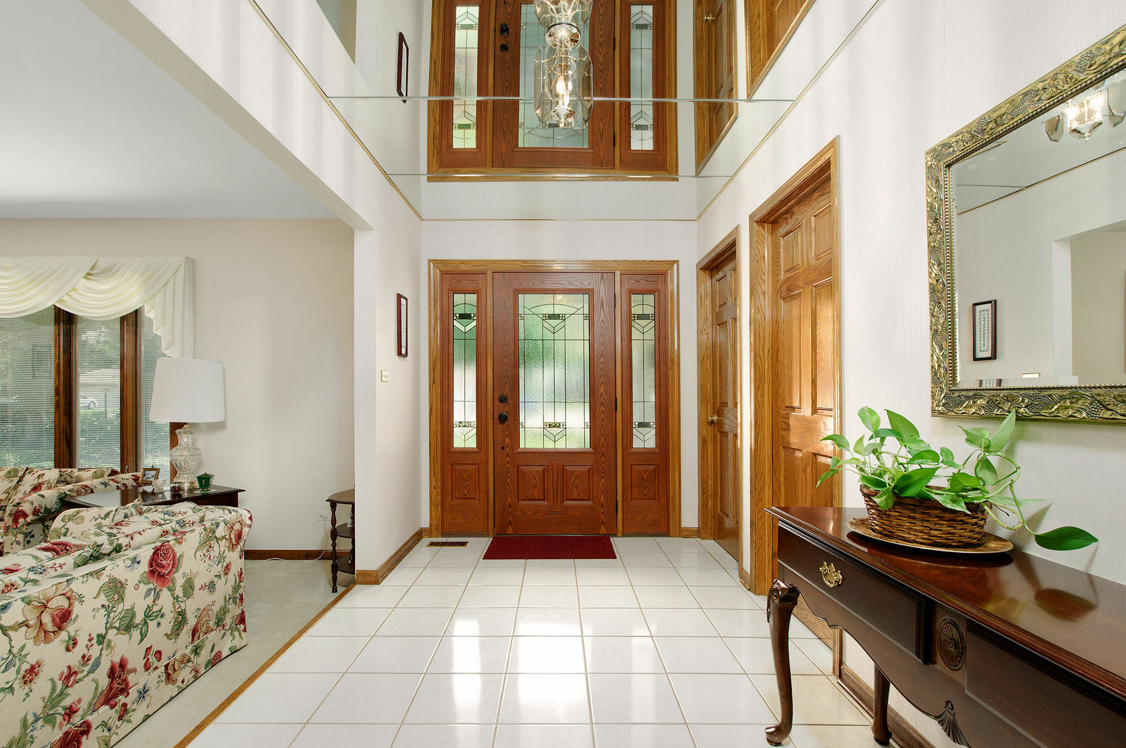 Property Photo: 1128 N King Charles Court IL 60067