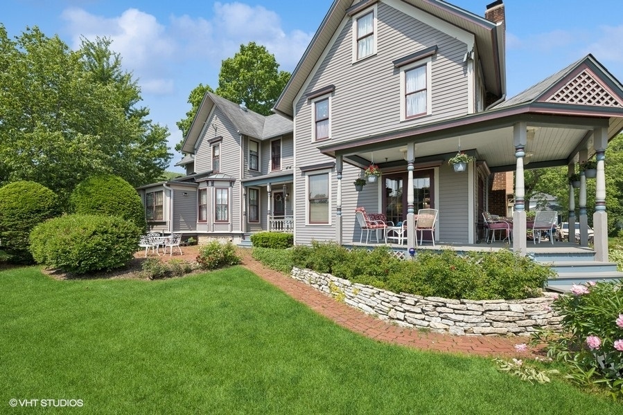 Property Photo:  314 Washington Street  IL 60102 