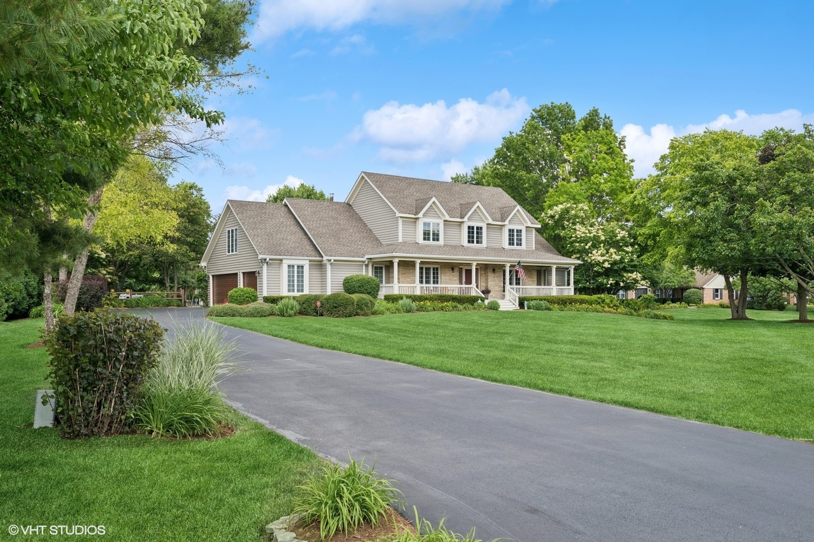 Property Photo: 4N709 W Woods Drive IL 60175