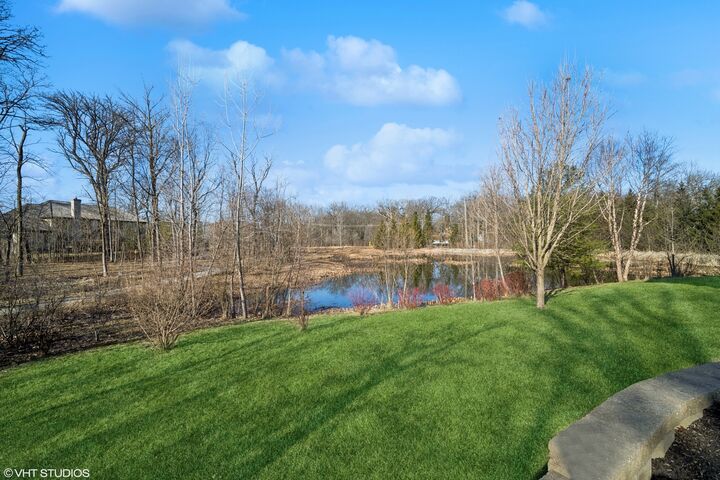 Property Photo:  7 Preston Court  IL 60069 