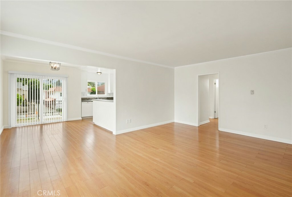 Property Photo: 12953 Moorpark Street 4 CA 91604