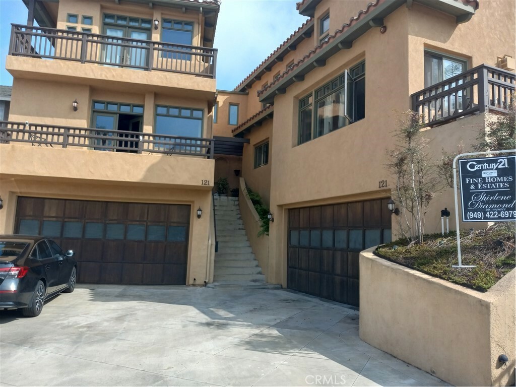 Property Photo:  121 Loma Lane  CA 92672 