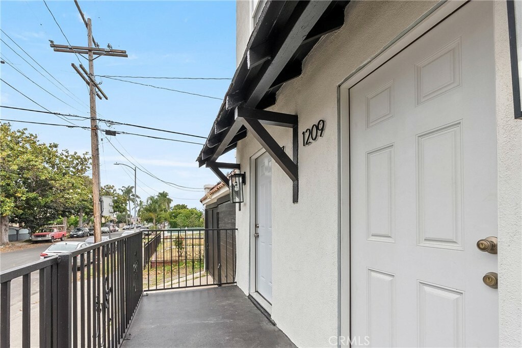 Property Photo: 1209 W 40th Place CA 90037