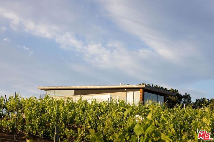 Property Photo:  36453 Via El Pais Bonita  CA 92592 