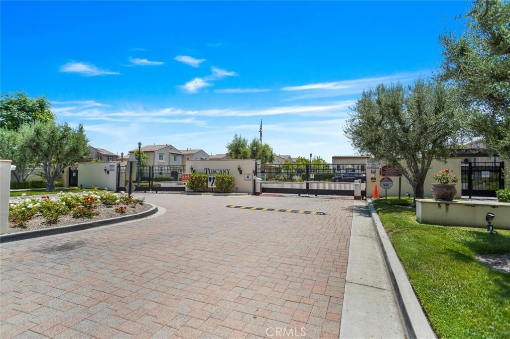 Property Photo: 20070 Livorno Way CA 91326