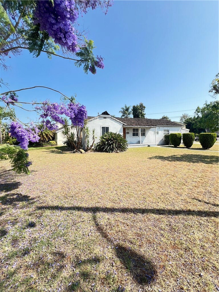 Property Photo: 9904 Rives Avenue CA 90240