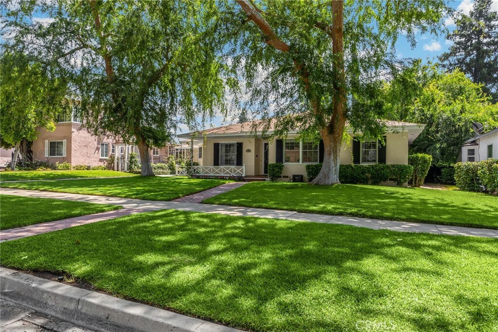 Property Photo: 3275 N D Street CA 92405
