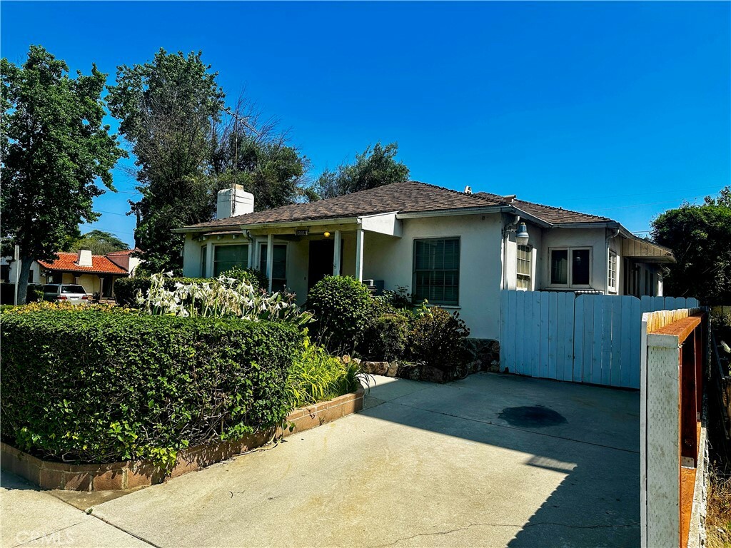 Property Photo: 10802 Morrison Street CA 91601