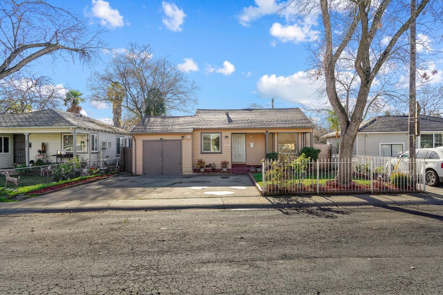 Property Photo:  2410 W Harding  CA 95203 