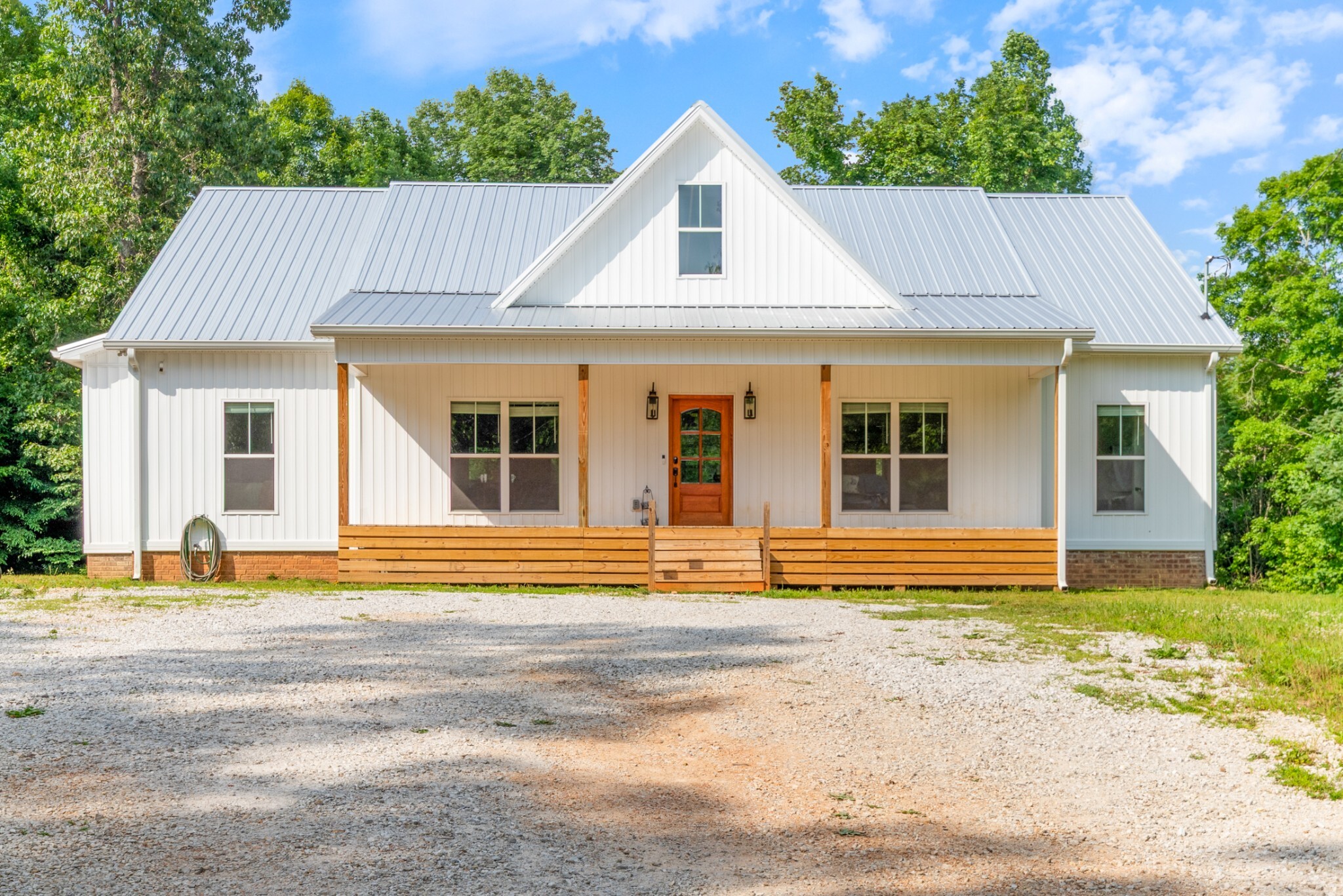 5660 Bold Springs Rd  Mc Ewen TN 37101 photo