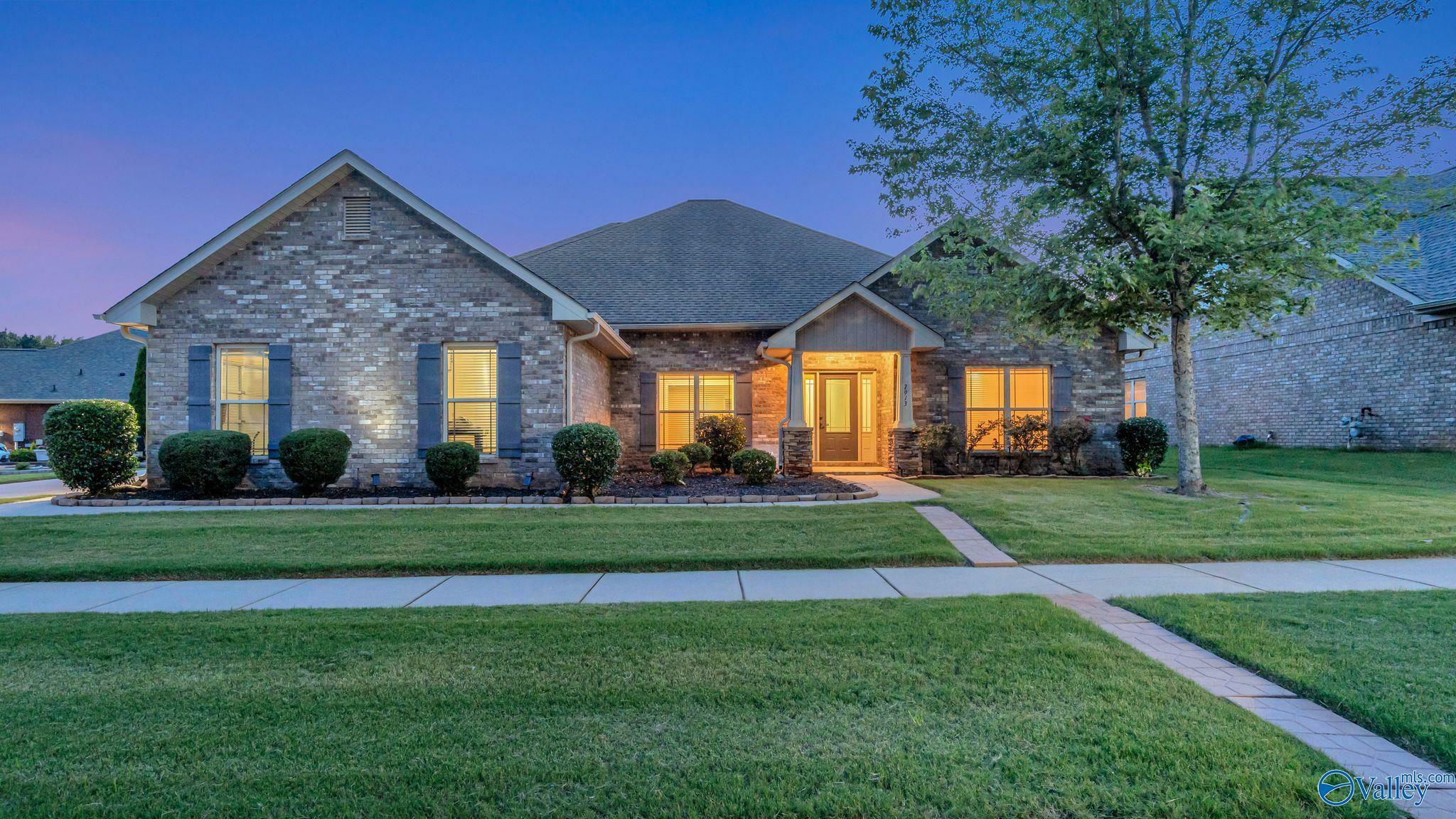 Property Photo: 7913 Gabriela Drive NW AL 35806