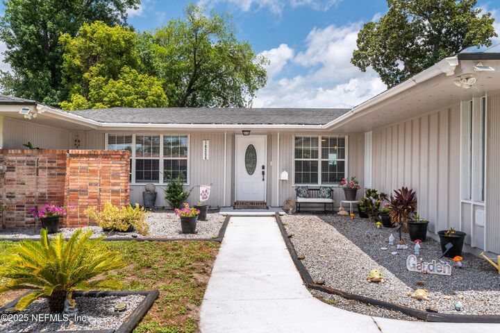 Property Photo: 10254 Shore View Drive S FL 32218