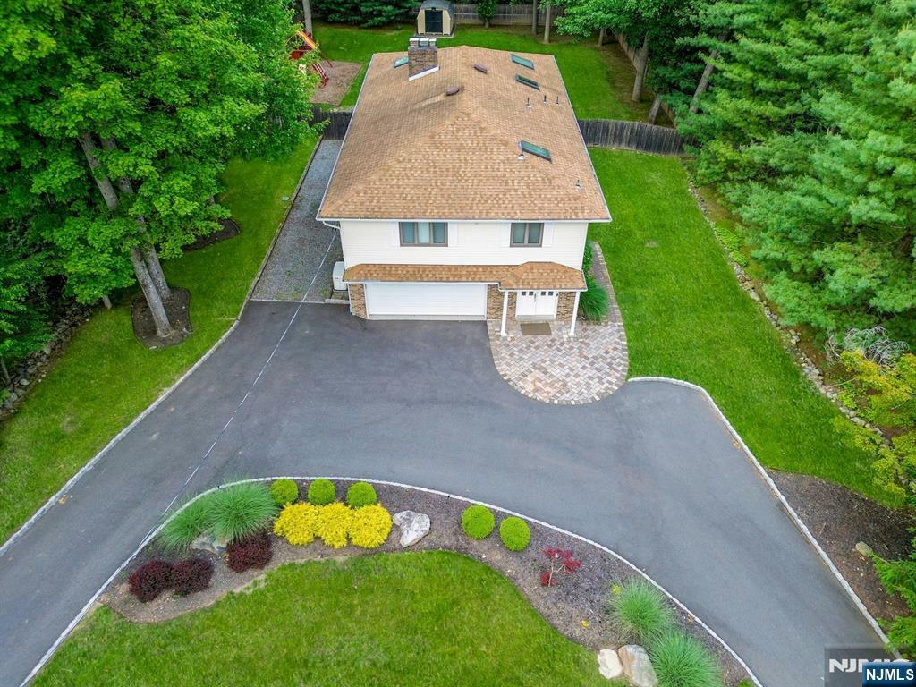 Property Photo:  81 Locust Lane  NJ 07458 