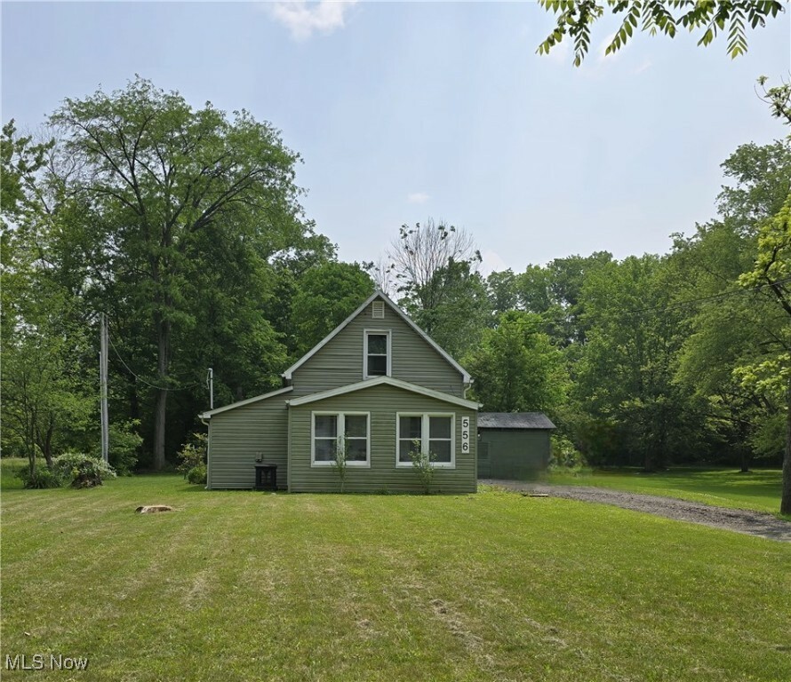Property Photo:  556 Champion Avenue E  OH 44483 