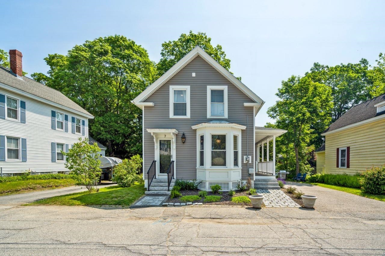 Property Photo: 7 School Street NH 03833