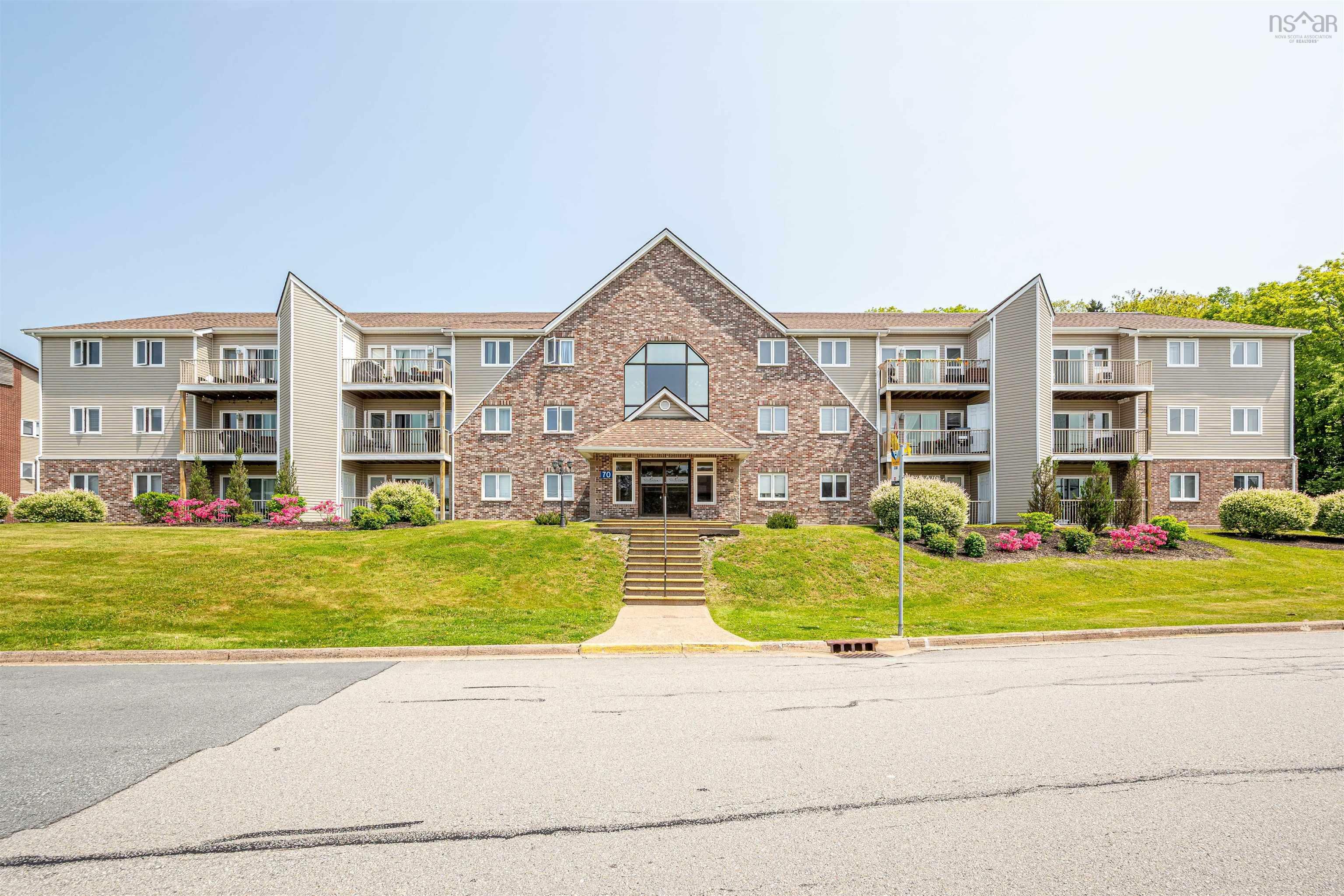 Property Photo: 7 70 Collins Grove NS B2W 4E6