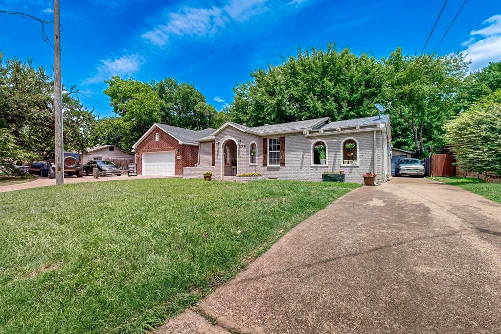 Property Photo: 2226 Varsity Drive TX 75051