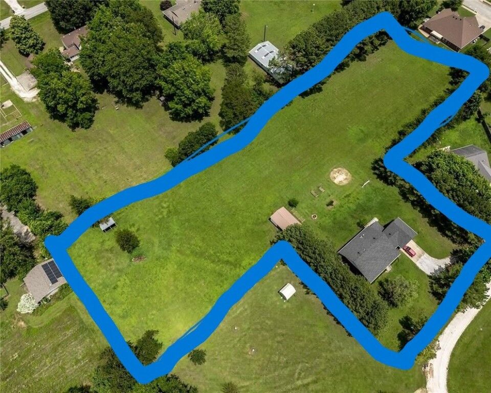 Property Photo:  518 W Aster Avenue  AR 72730 