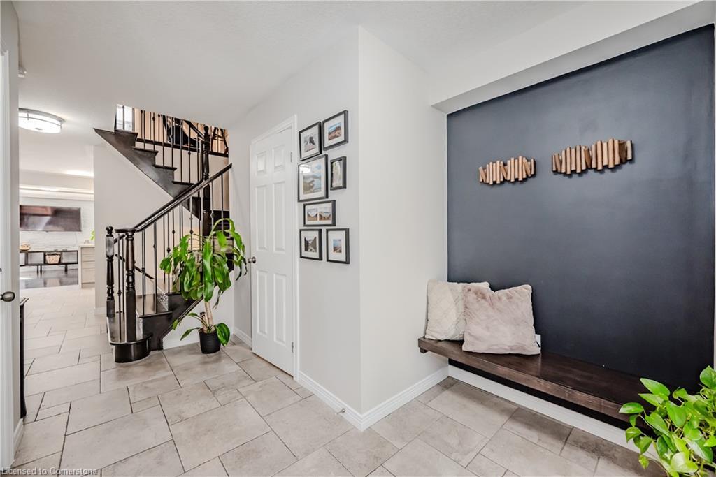 Property Photo: 54 Geranium Avenue ON L0R 1P0