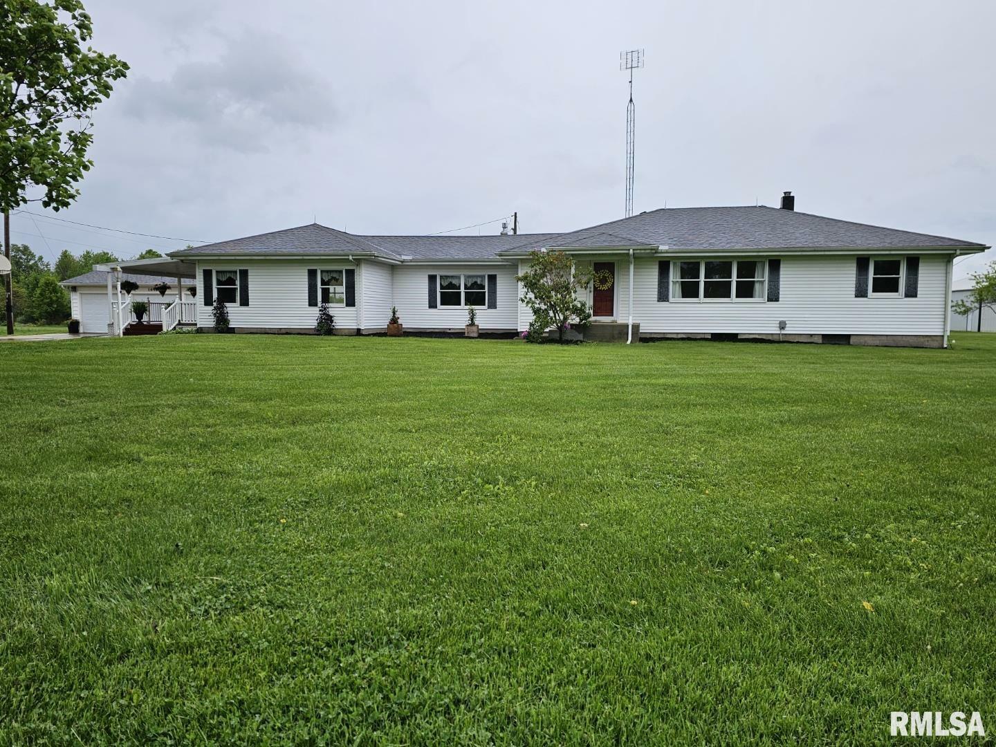 Property Photo: 16485 E Robin Road IL 62864