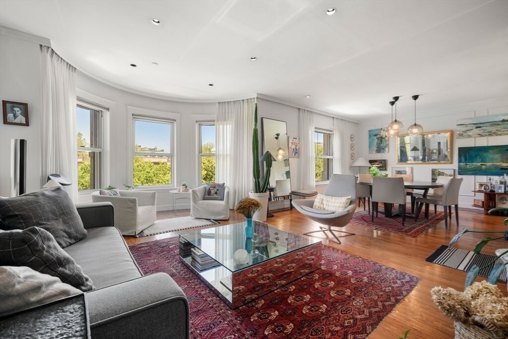 Property Photo:  416 Commonwealth Ave 504  MA 02215 