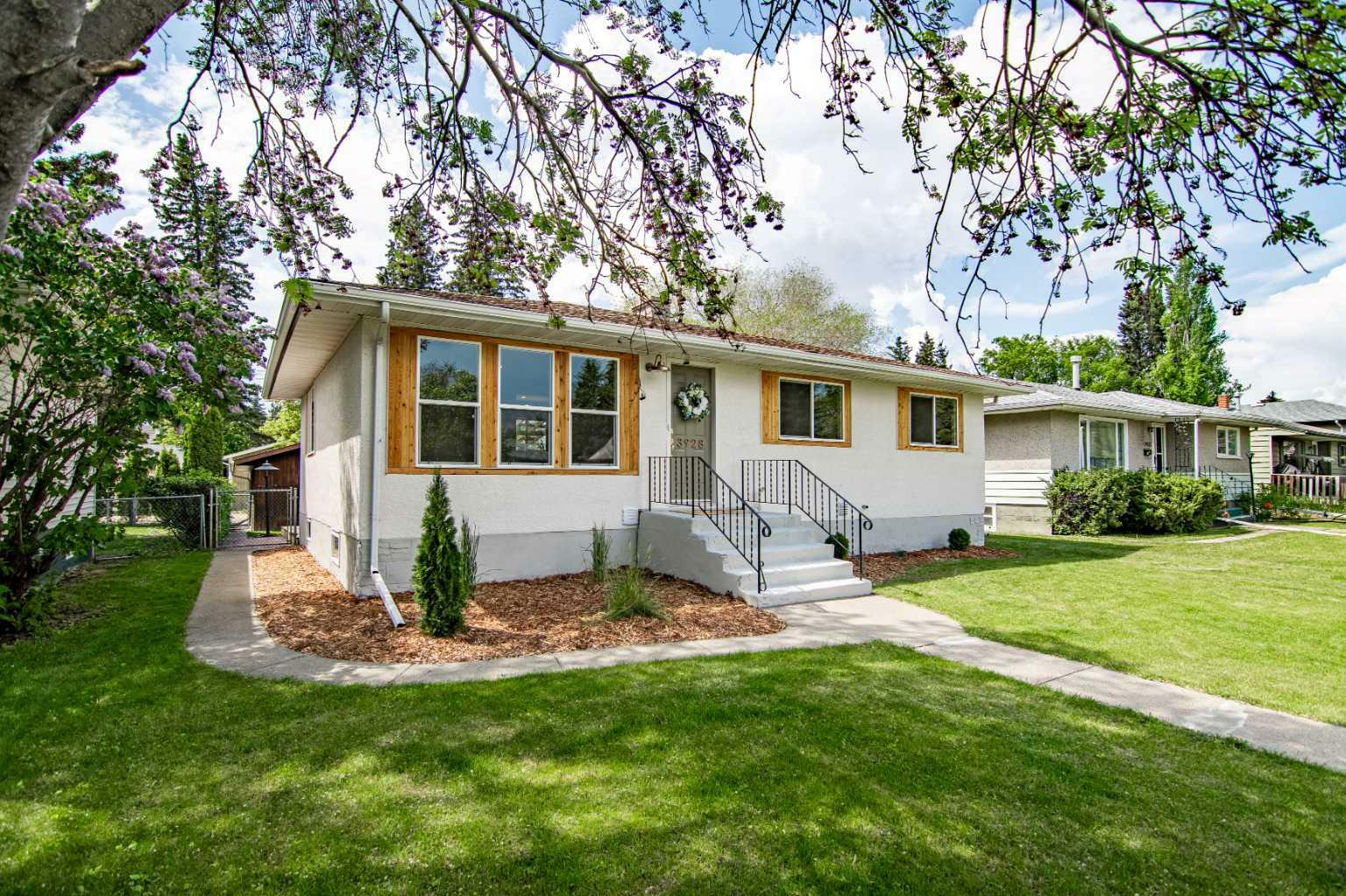 Photo de la propriété: 3928 43 Avenue AB T4N 3B9