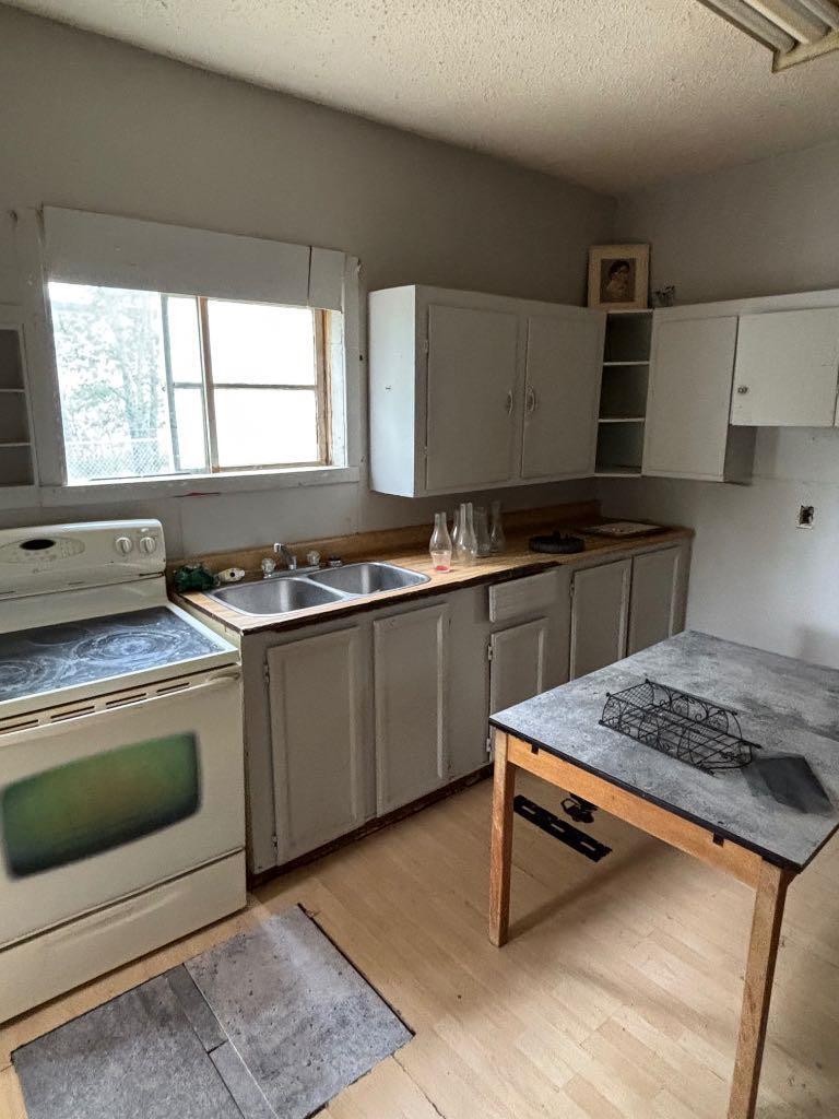 Property Photo: 5605 50st AB T0H 1W0