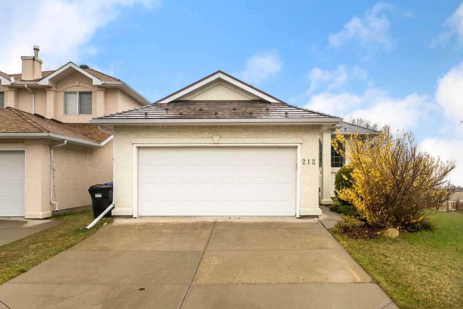 Property Photo: 212 Hampstead Gardens NW AB T3A 5Y6