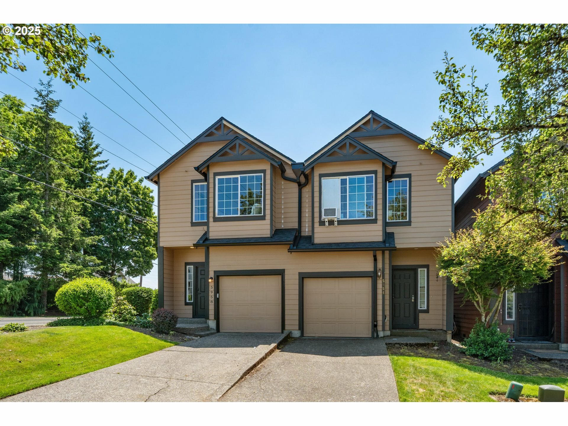 Property Photo: 5958 SE 16th Loop OR 97080