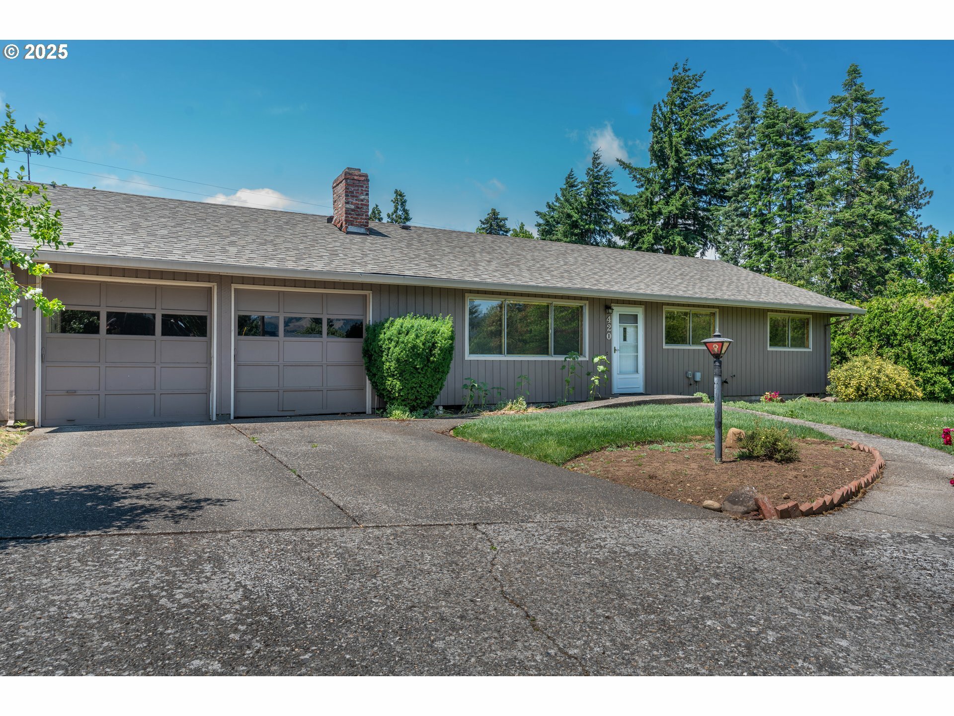 Property Photo: 420 24th St OR 97031