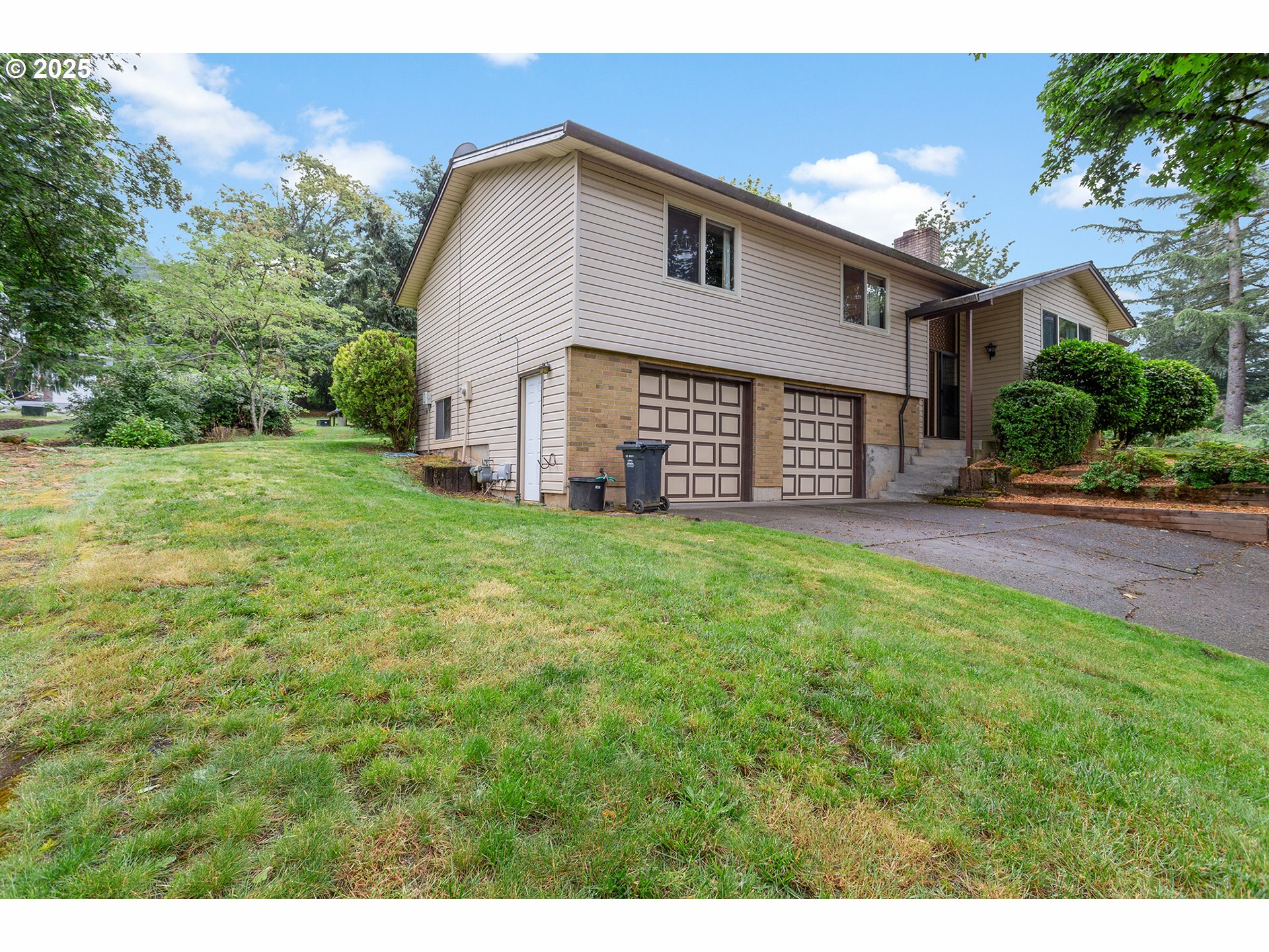 Property Photo: 13760 SE 180th Ave OR 97089